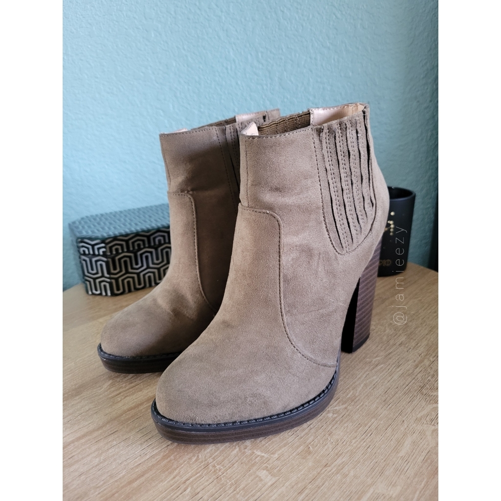 Zara (Trafaluc) | Suede Stacked Heel Ankle Boots